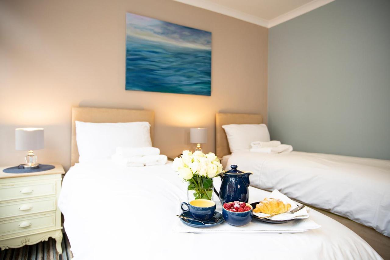 Seafarer'S View - 6 Bedroom Townhouse In Cowes, Parking & Seaviews. Каус Экстерьер фото