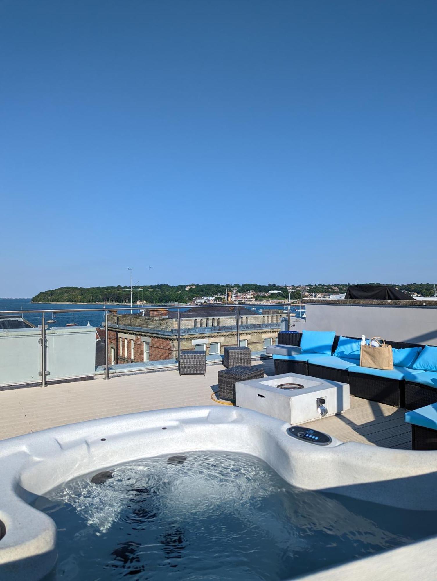 Seafarer'S View - 6 Bedroom Townhouse In Cowes, Parking & Seaviews. Каус Экстерьер фото